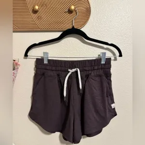 Vuori Women's Halo Performance Short 2.0 - Small - NWT