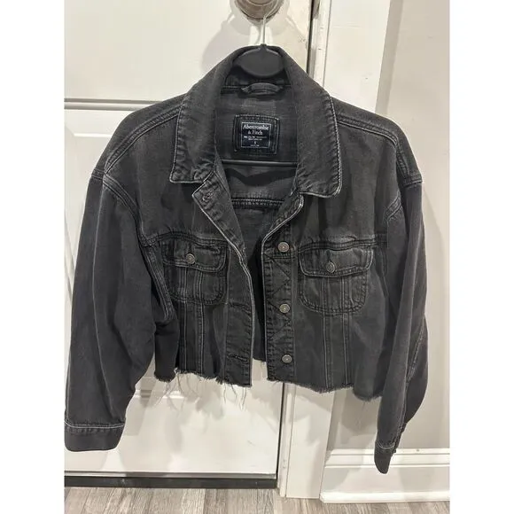 Women's Abercrombie &amp; Fitch Cropped Black Wash Denim Jacket with Buttons