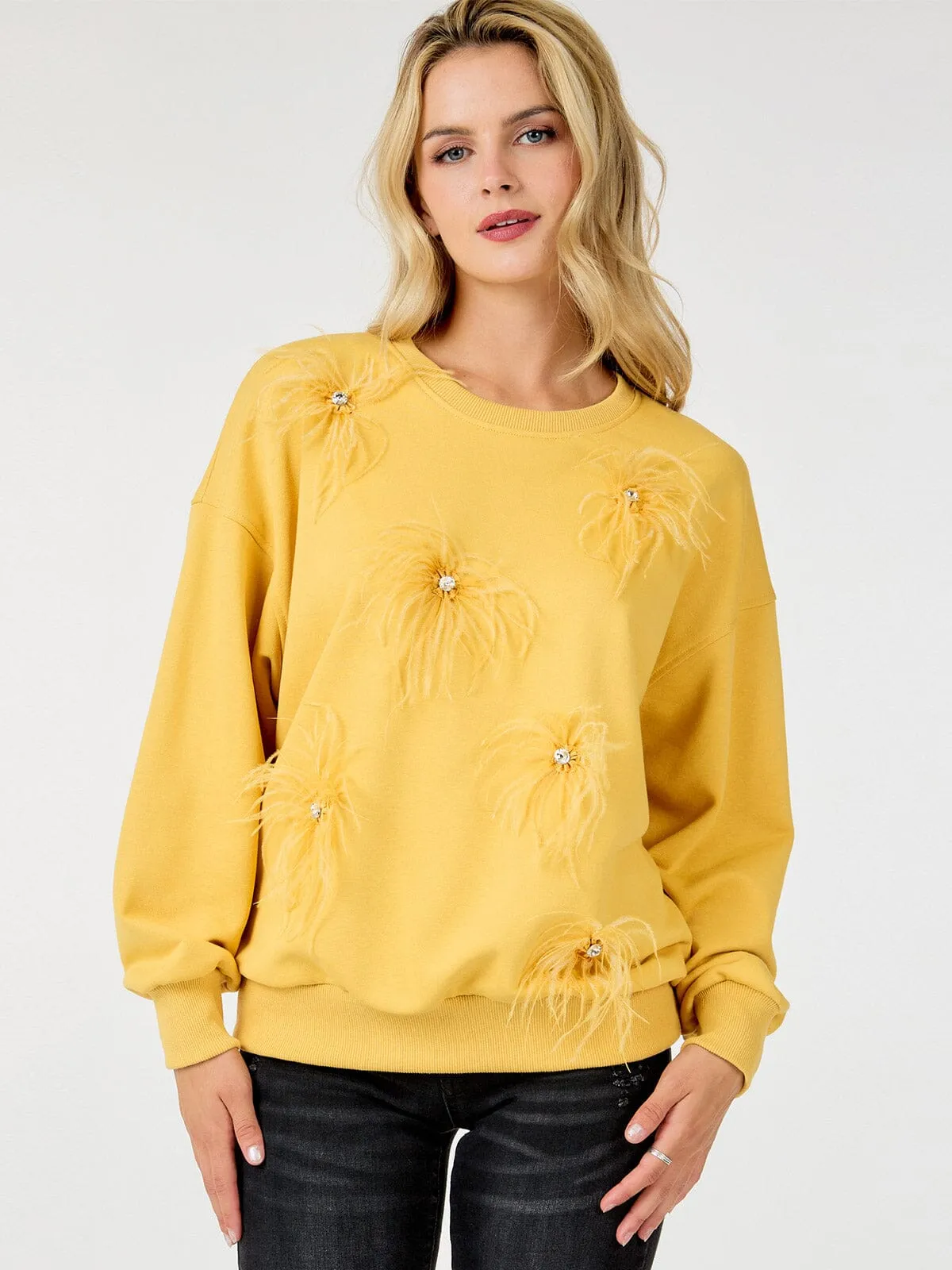 WOMEN'S LONG SLEEVES STUDS FEATHER DETAILED PULLOVER SWEATER