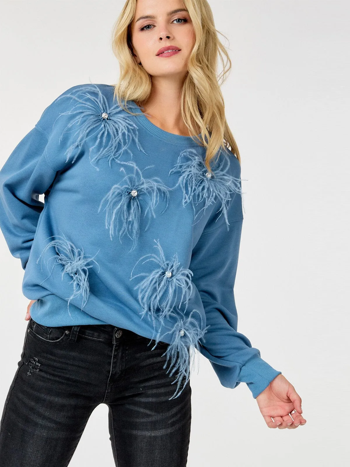 WOMEN'S LONG SLEEVES STUDS FEATHER DETAILED PULLOVER SWEATER